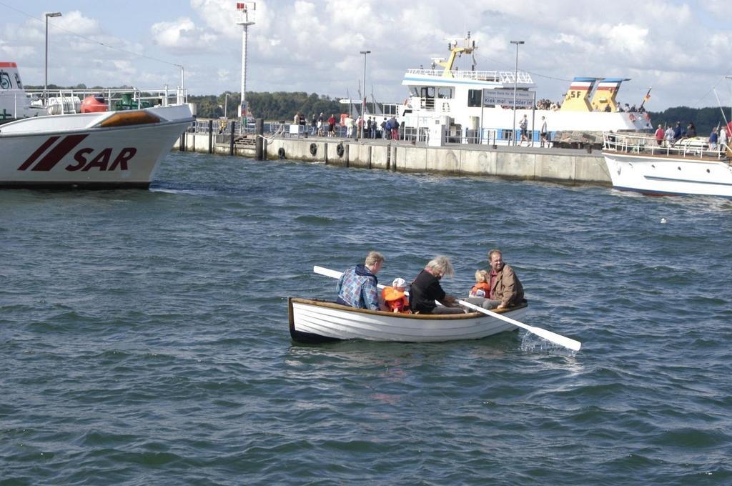 Hotel Admiral Scheer Laboe Exterior photo