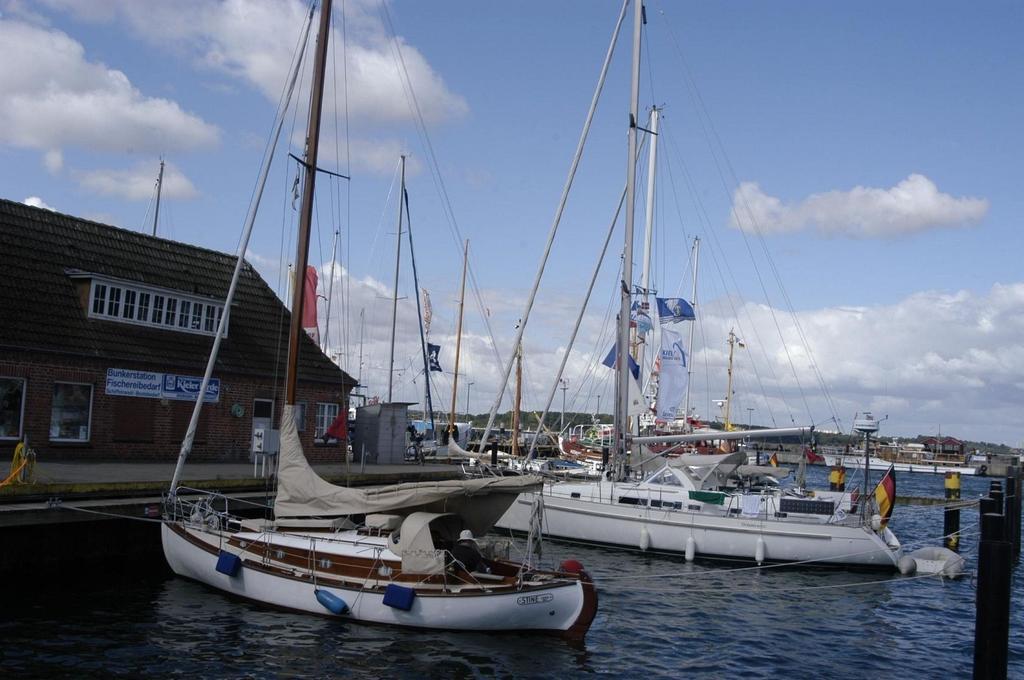 Hotel Admiral Scheer Laboe Exterior photo
